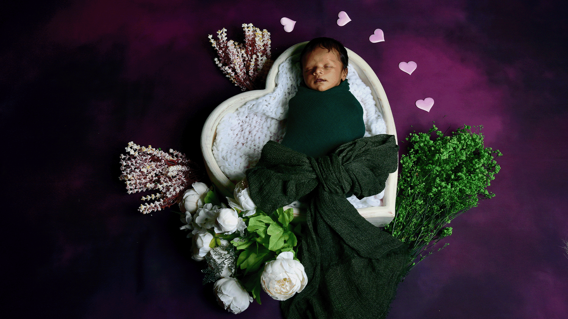A cute newborn baby photo